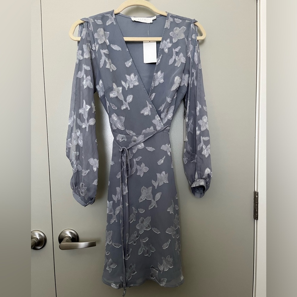 Pretty split sleeve wrap dress